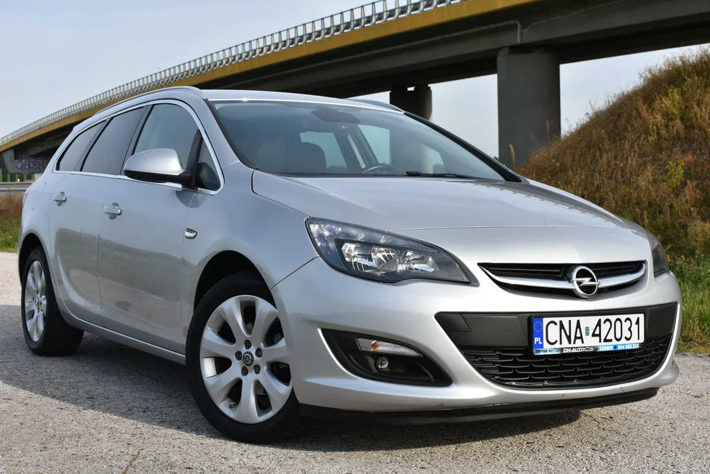 Zdjęcie: 2014 Opel Astra