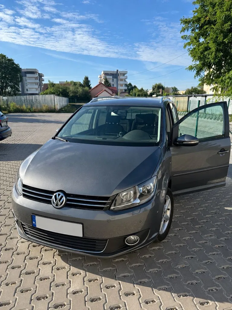 Zdjęcie: 2014 Volkswagen Touran