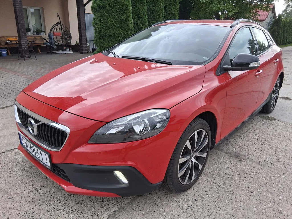 Zdjęcie: 2018 Volvo V40 Cross Country
