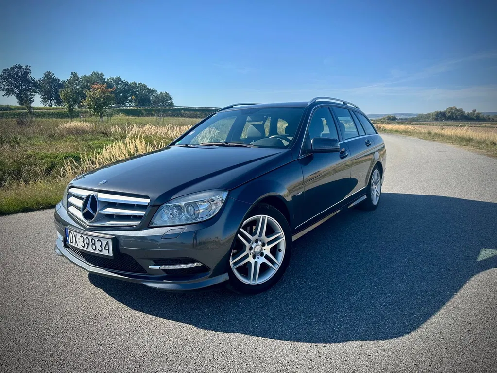 Zdjęcie: 2011 Mercedes-Benz C Klasa