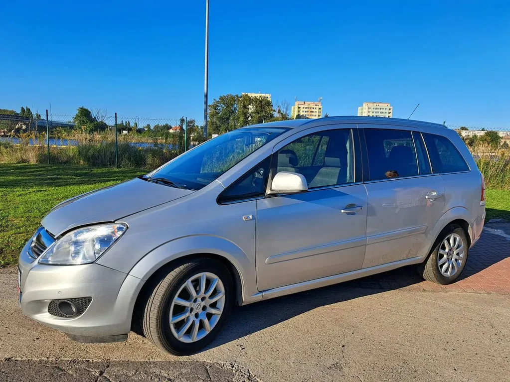 Zdjęcie: 2011 Opel Zafira