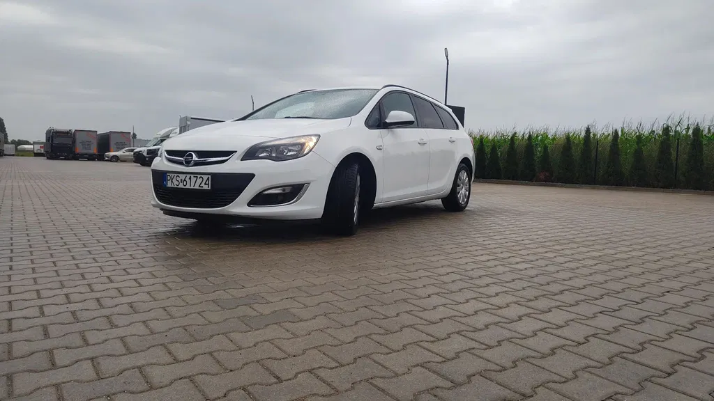 Zdjęcie: 2013 Opel Astra