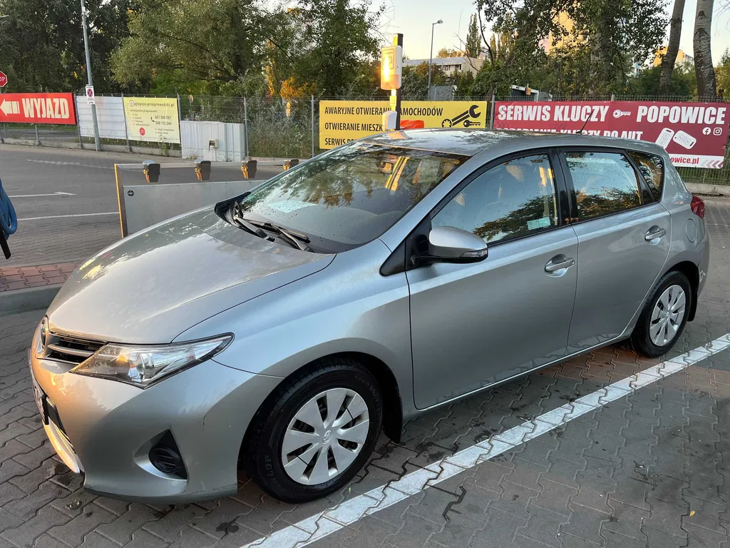 Zdjęcie: 2013 Toyota Auris