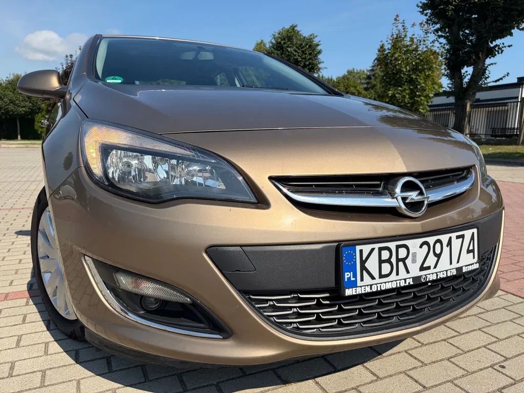 Zdjęcie: 2013 Opel Astra