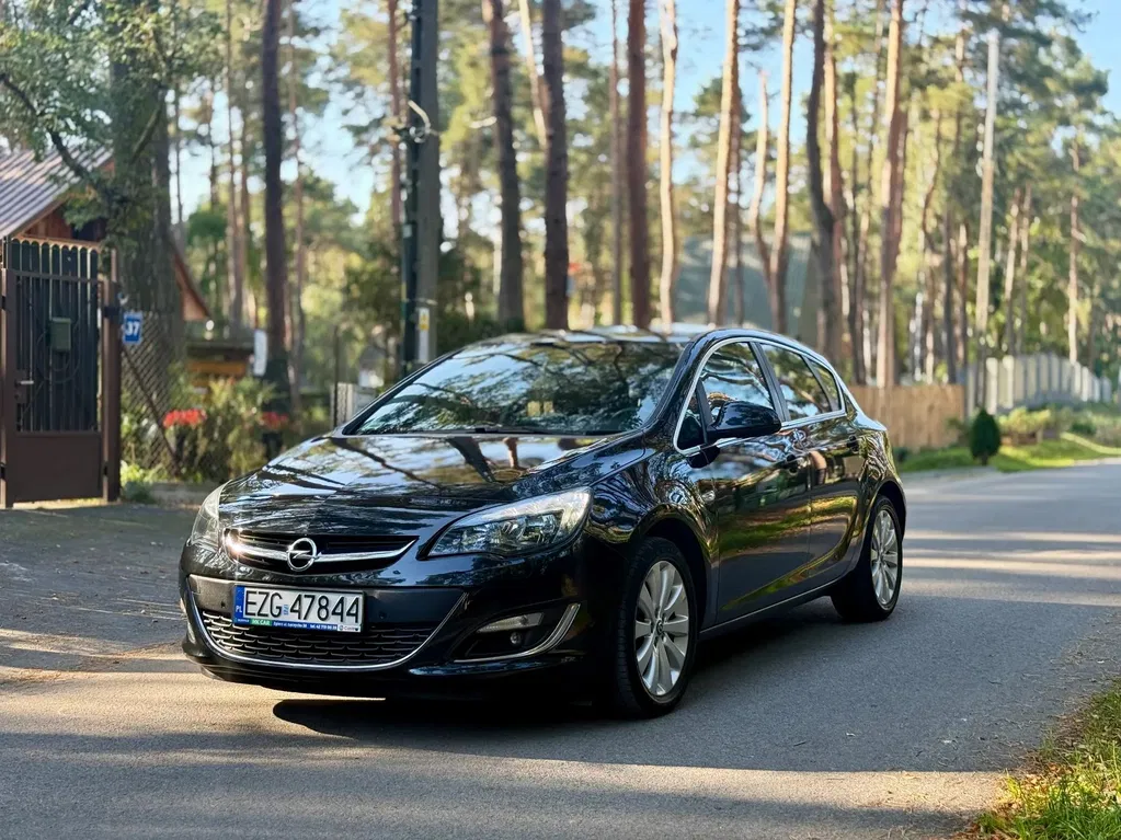 Zdjęcie: 2014 Opel Astra