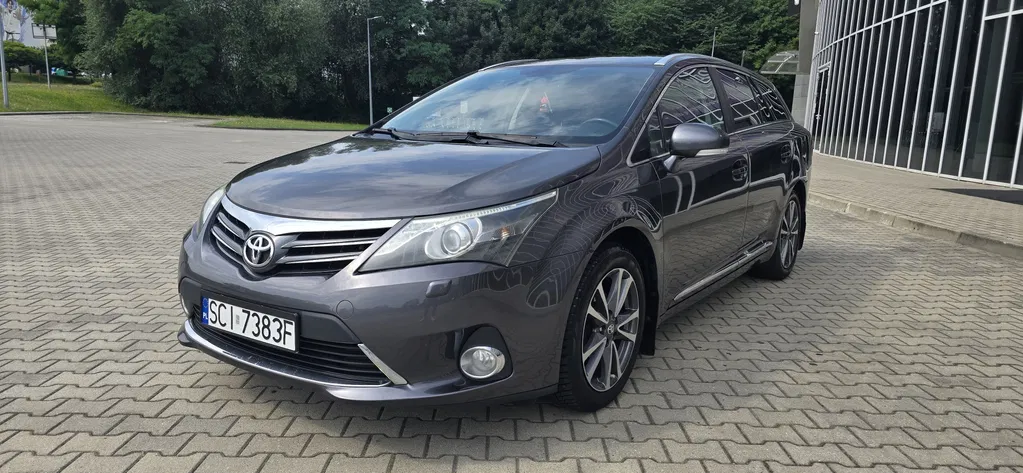 Zdjęcie: 2012 Toyota Avensis