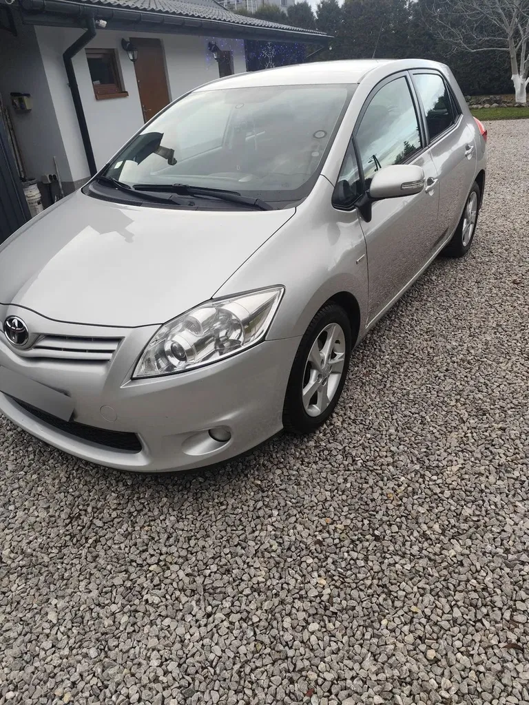 Zdjęcie: 2011 Toyota Auris