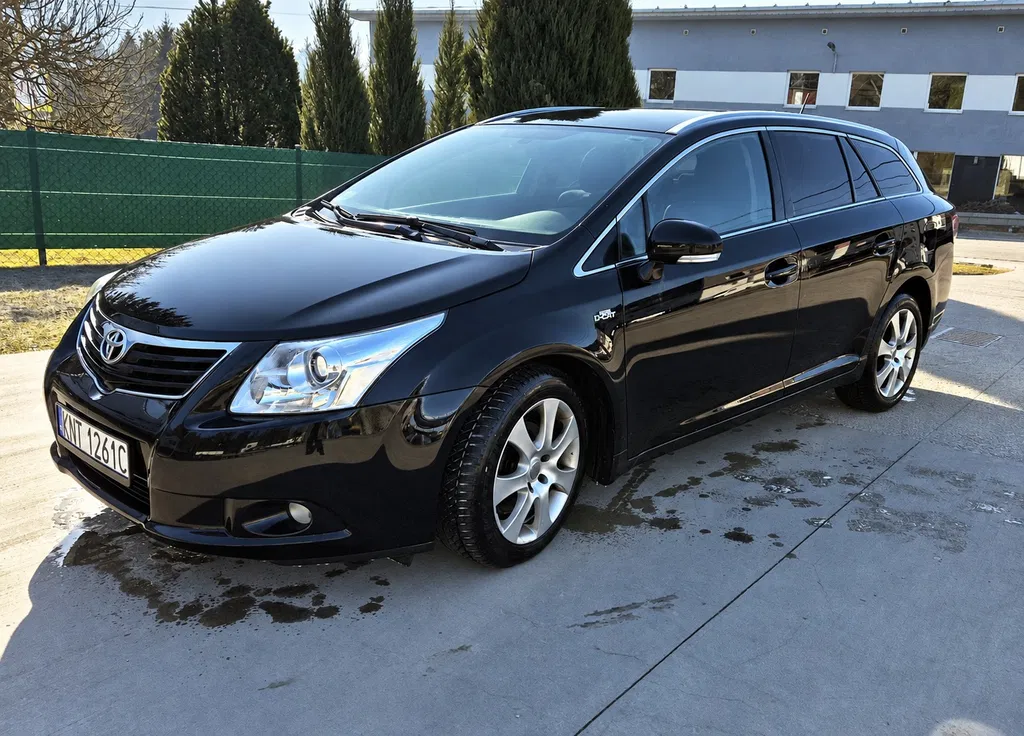 Zdjęcie: 2011 Toyota Avensis