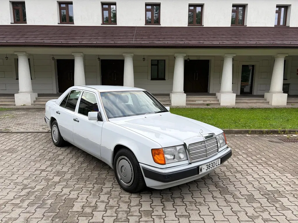 Zdjęcie: 1990 Mercedes-Benz W124