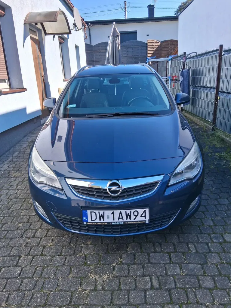 Zdjęcie: 2011 Opel Astra