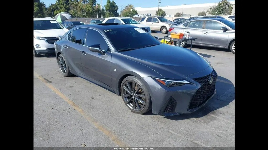 Zdjęcie: 2024 Lexus IS