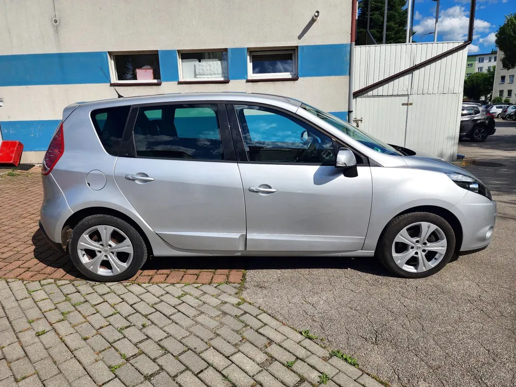 Zdjęcie: 2010 Renault Scenic