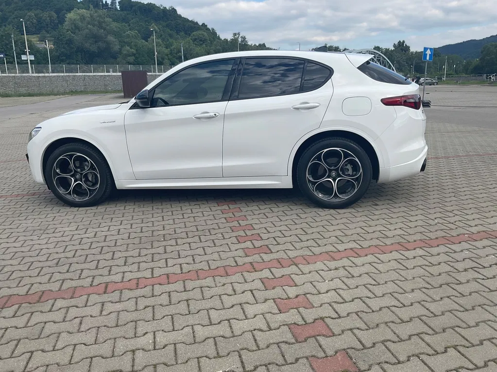 Zdjęcie: 2022 Alfa Romeo Stelvio