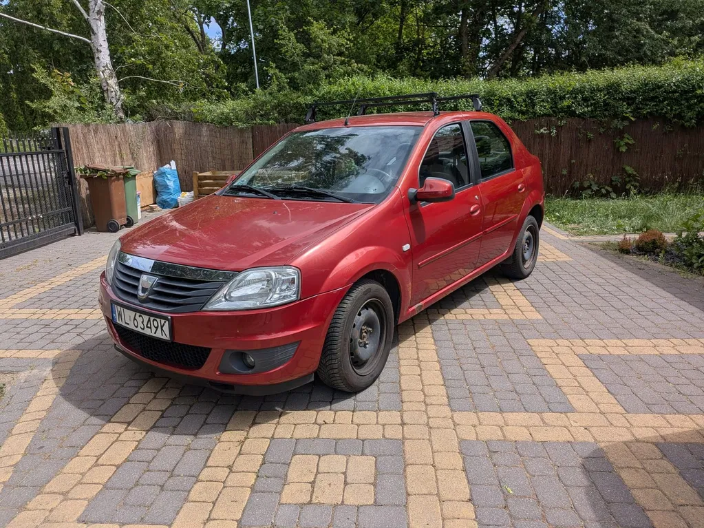 Zdjęcie: 2010 Dacia Logan