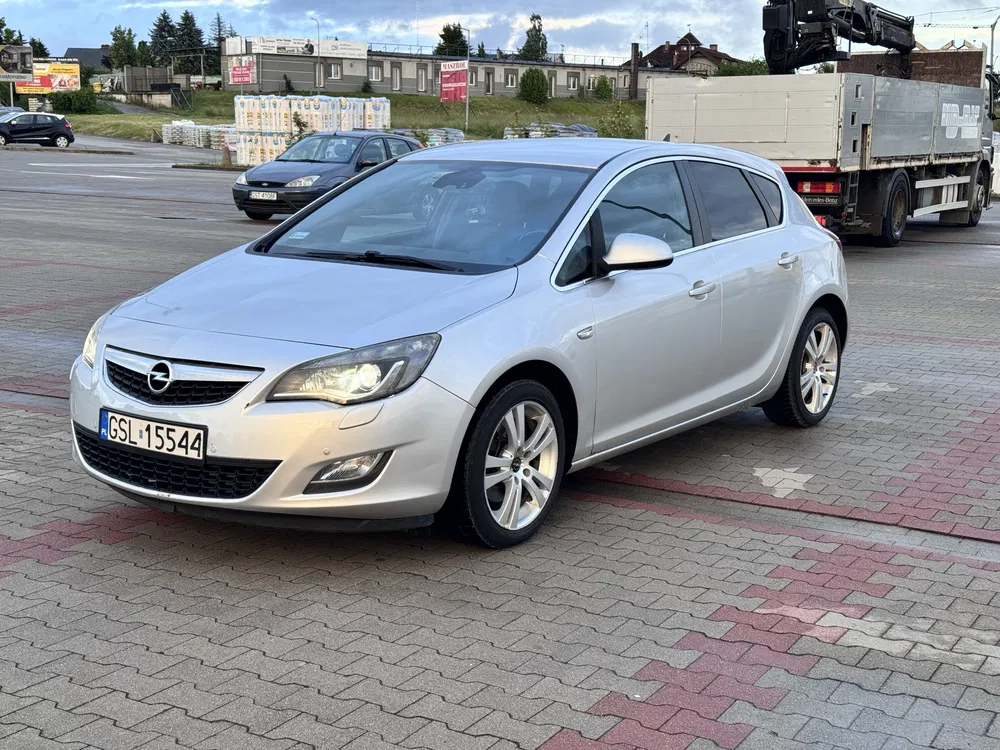 Zdjęcie: 2010 Opel Astra